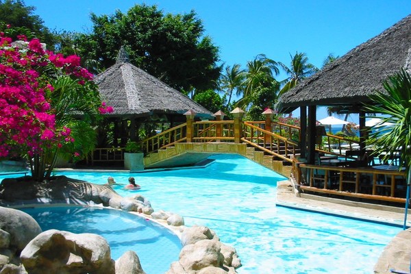 Coco Beach Island Resort, Puerto Galera | Fleewinter
